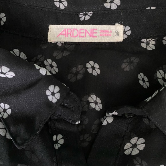 Sheer floral button-down - Picture 4 of 4